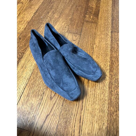 Vince Shoes - Vince Navy Suesde Loafer Size 5